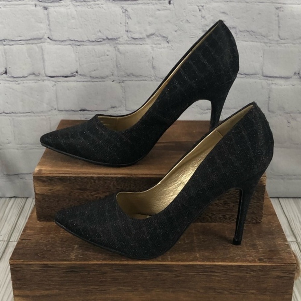 Classic Pointed Toe Stiletto Heels in Black - Picture 3 of 9